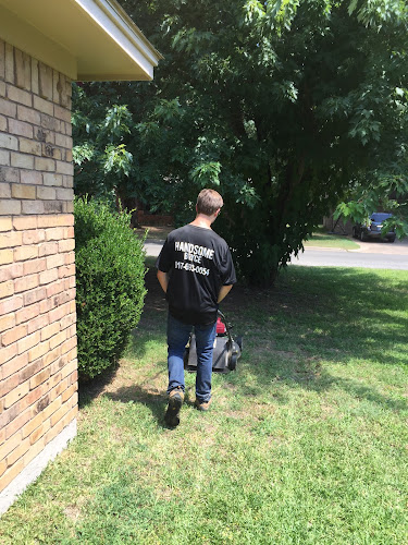 Handsome Lawn Service in Kennedale