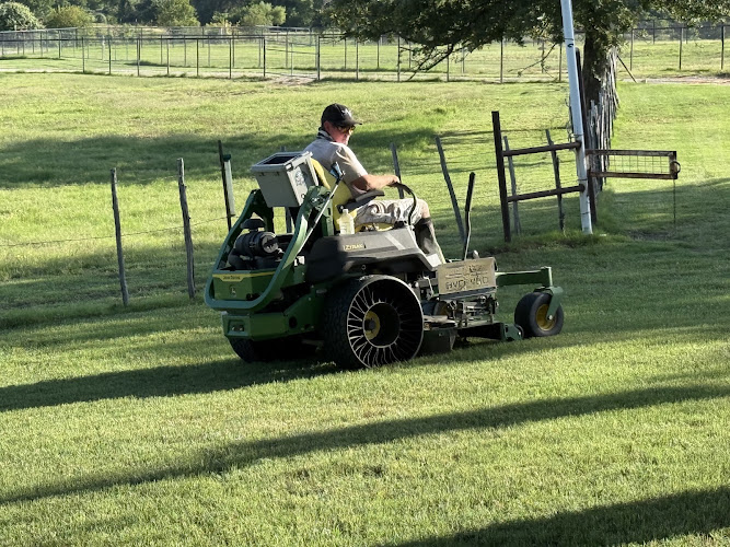 Armor lawncare in Boyd