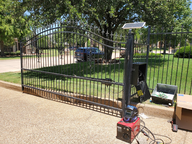 Everlast Gates & Fence in Denton