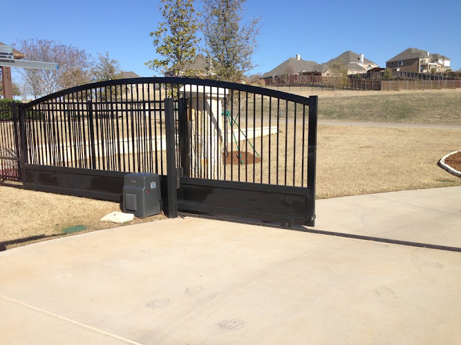 Alliance Garage and Gates in Fort Worth