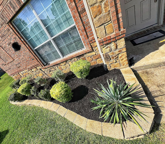Scenic Point Lawn Care LLC in Grand Prairie