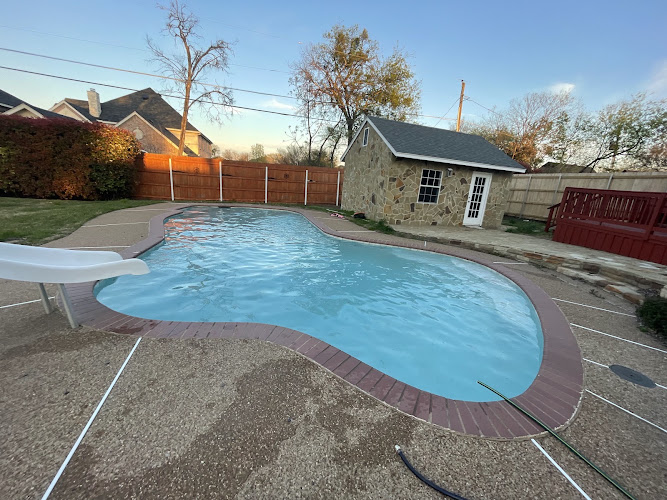 Varela’s Pool Service LLC in Grand Prairie