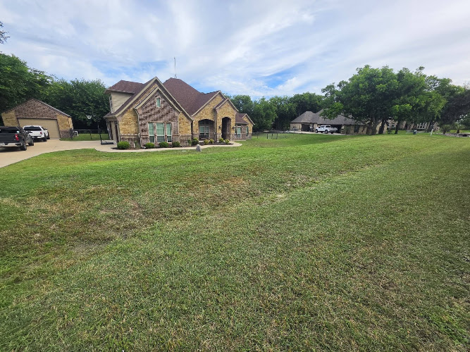 Salinas Lawn Service in Weatherford