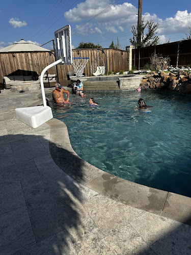 KINGS OUTDOOR OASIS in Aubrey