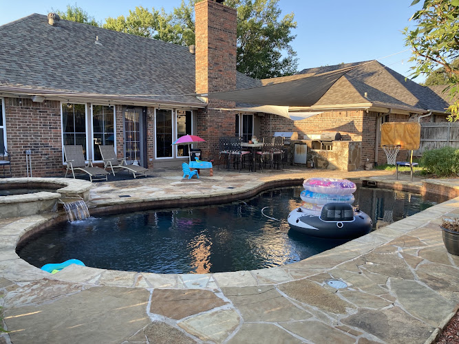 Swimply: Fun, Relaxing Private Pool in South Arlington in Arlington