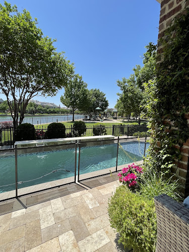 Maui Pools in Irving