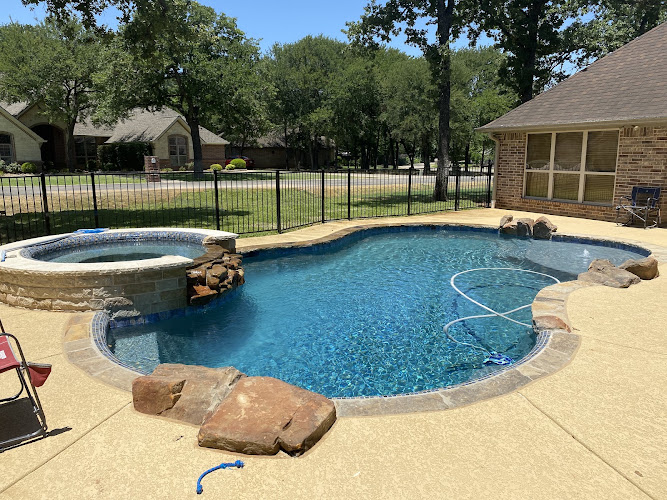 Celebrity Pools in Granbury
