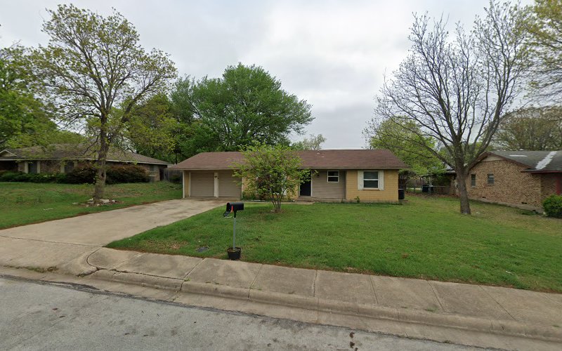 Cedarhill cut lawn in DeSoto