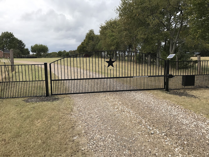 Smith Fence in Farmersville