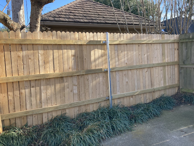 FENCE FANATICS in Flower Mound