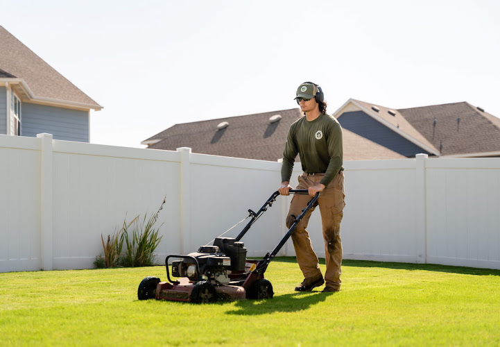 Military Lawn Cuts of Little Elm in Little Elm