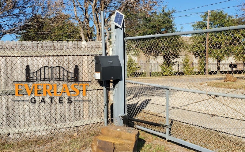 Everlast Gates & Fence in Arlington