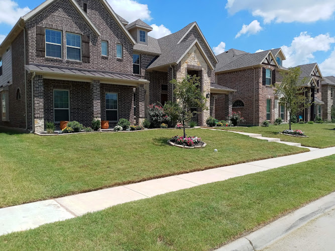 Chop Shop Lawn Service in Red Oak