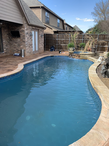 Platinum Pools And Outdoor Living in Grapevine
