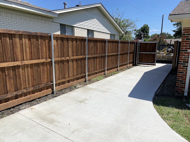 Stand Strong Fencing of Dallas in Carrollton