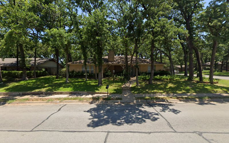 Elmer's Pool Services in Arlington