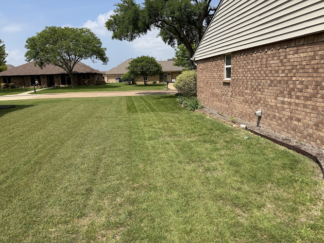 Yard brothers lawn acre in Rockwall