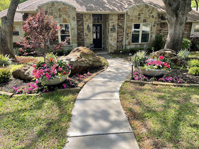 Changing Color Inspired Outdoor Living in North Richland Hills