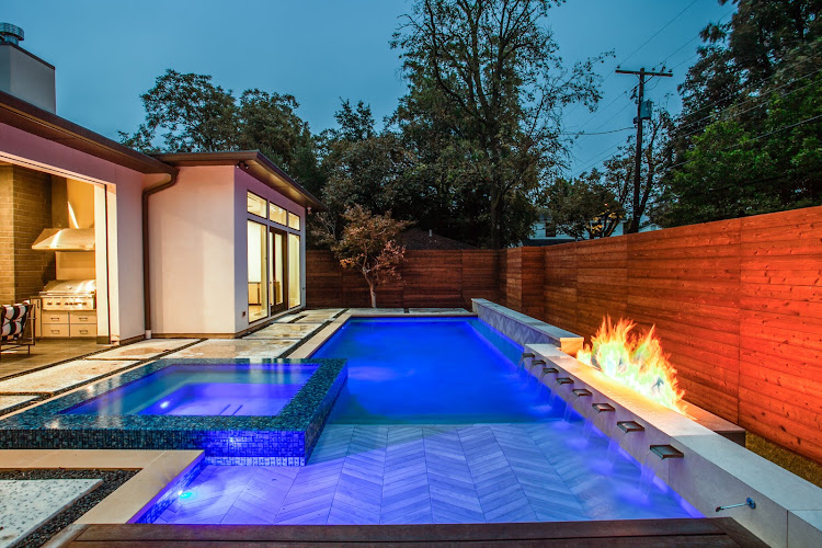 Living Water Custom Pools in Plano