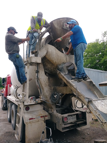 Floyd Smith Concrete Inc in Denton