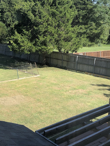 Tom's Lawn Services in Red Oak