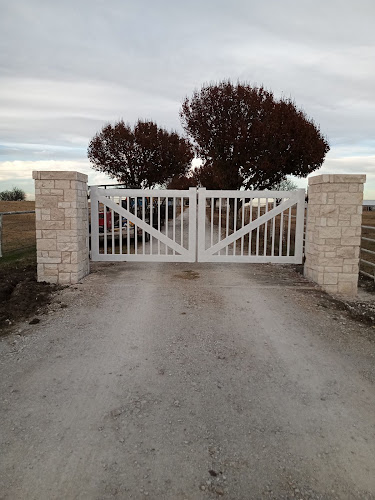 Texas Gates and Fence in Sanger