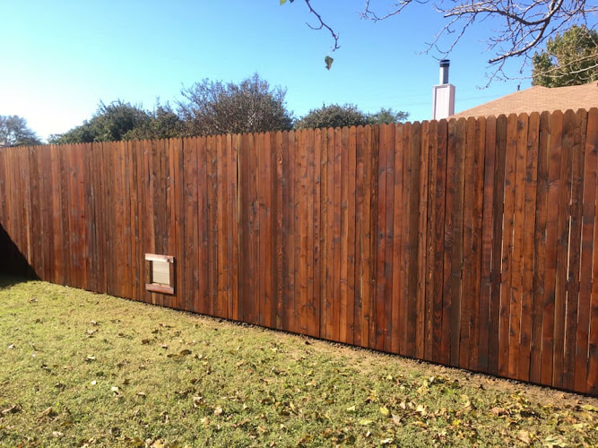 Restoration Fence Staining in Weatherford
