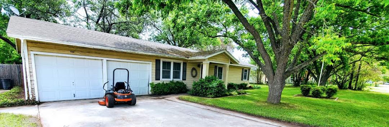 Cutting Edge Lawn Care in Itasca