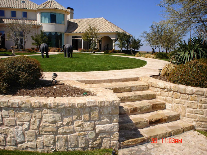 London Lawns & Landscaping in Richardson