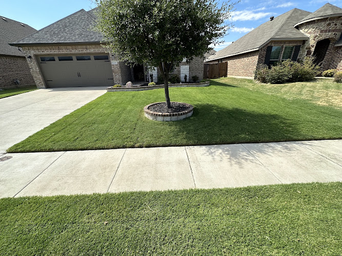Paz’s Cuts & Edges LLC in Haslet