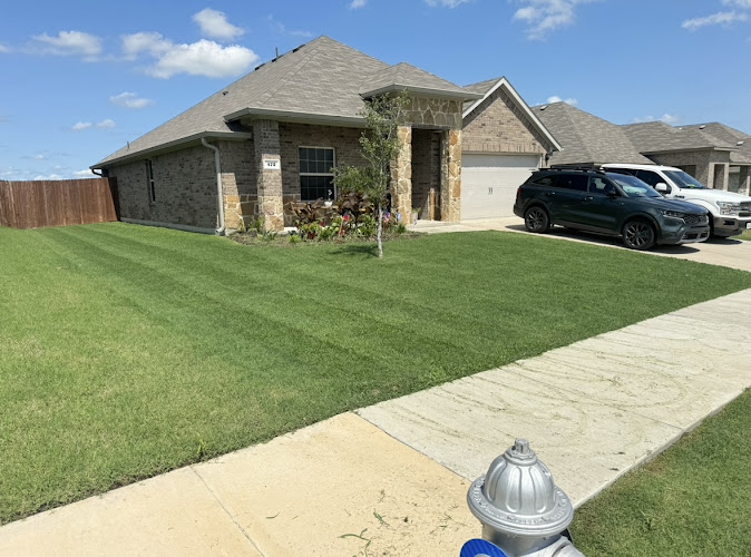 Off Duty Lawn & Lights in Waxahachie