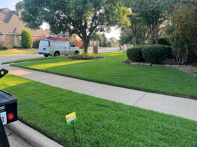 Abracadabra Lawn Pest & Weed Control in Van Alstyne