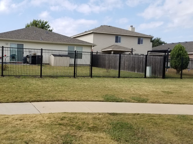 DFW Fence Contractor LLC in Fort Worth