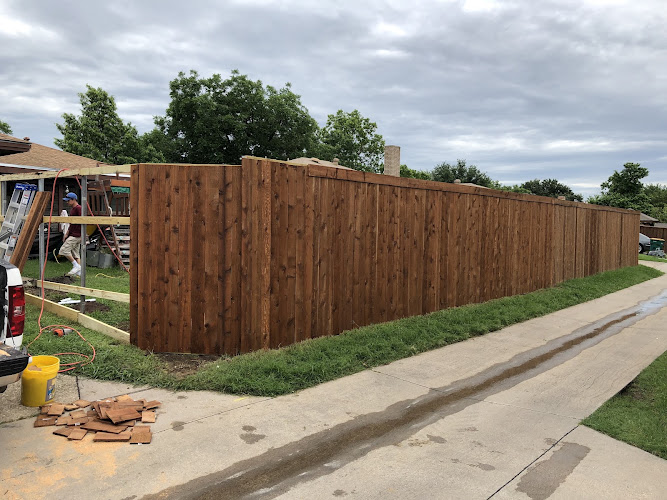 DFW Custom Fence in Little Elm