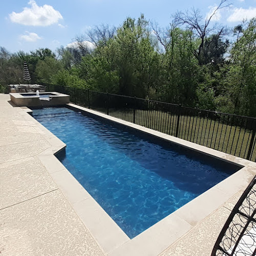 Silverback Pool Service in Denton