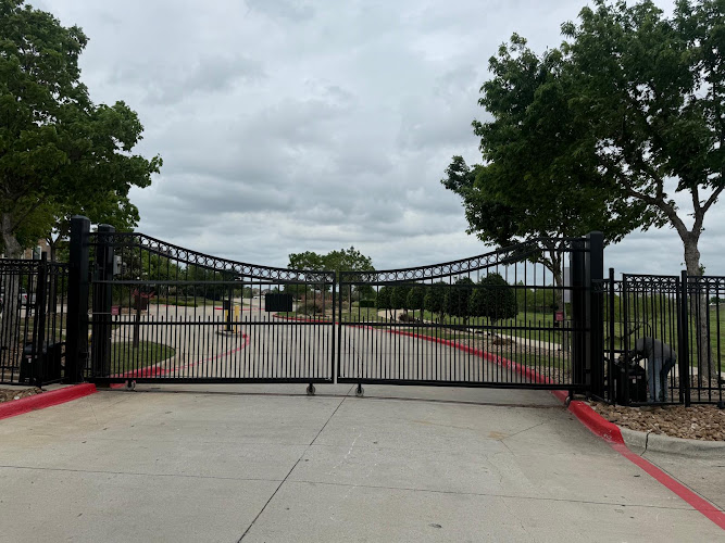 E-L Automatic Gates & Fence in Grapevine