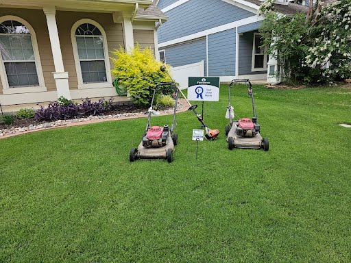 On Hand Lawn Care, Inc. in Aubrey